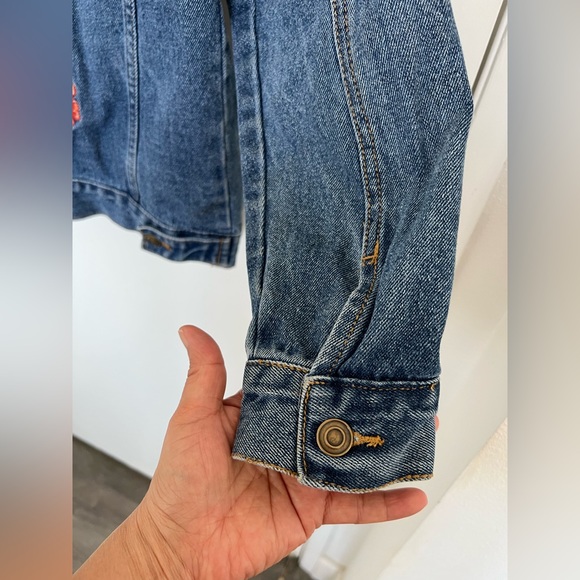 FOREVER 21 Denim jacket with embroidery on the back| Size: S| UNISEX| oversized. - Picture 15 of 15
